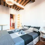 Hostly - La Pera - 2 Bedrooms, Full Center Lägenhet Pisa