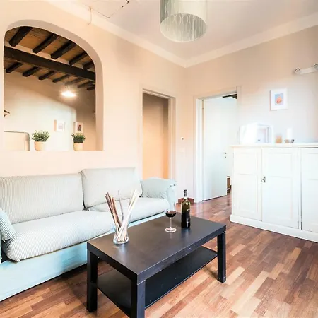Hostly - La Pera - 2 Bedrooms, Full Center Apartament *