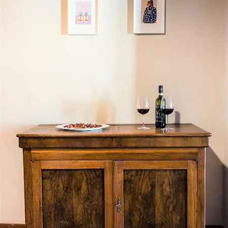 Hostly - La Pera - 2 Bedrooms, Full Center Apartament Piza